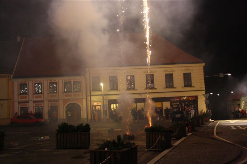 obrázek: Novoroční ohňostroj v Jaroměřicích nad Rokytnou