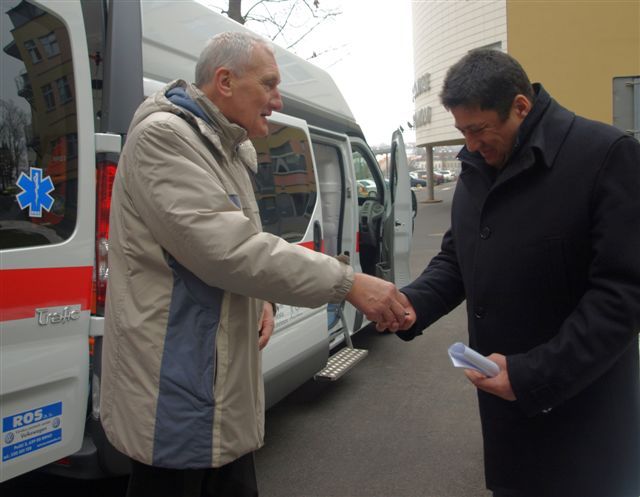 obrázek: Pelhřimovská nemocnice má novou sanitku