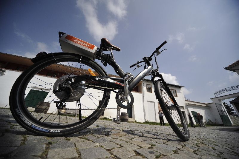 V Dalešicích představí elektromobily a elektrokola