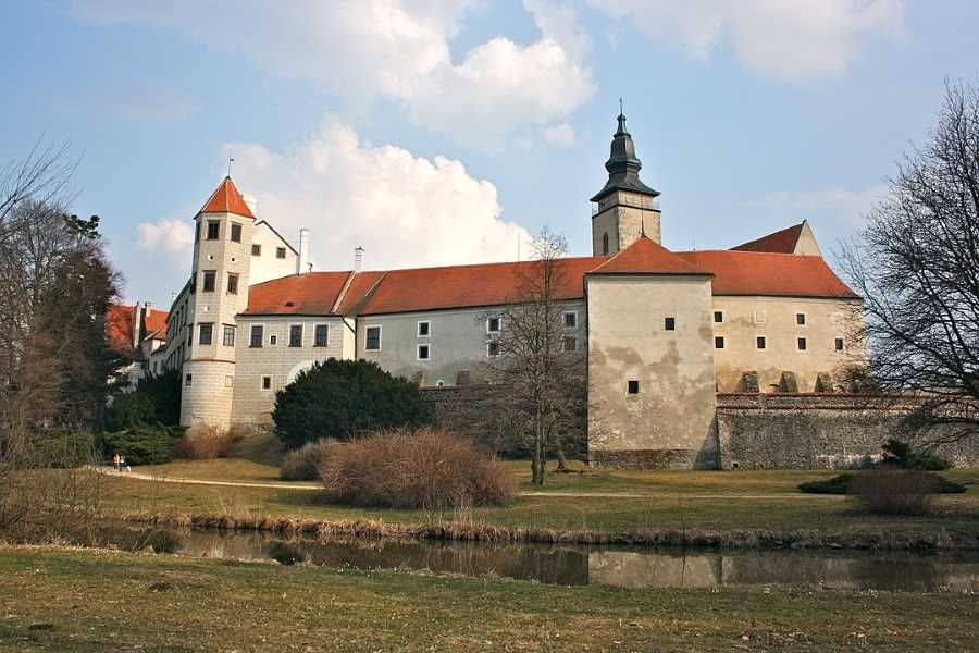 Telčská výstava Zrzavého: Kleopatra II a neznámý portrét po 80 letech
