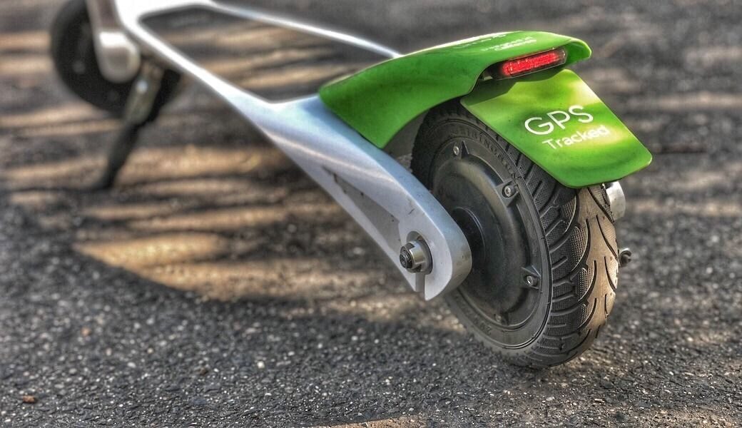 V Březince zmizely elektrokoloběžky za 48 tisíc