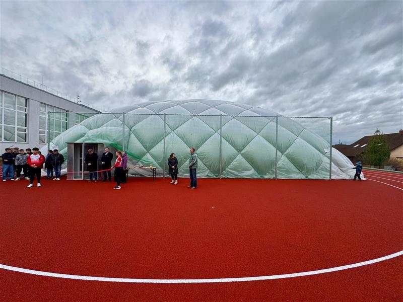 Brtnice slaví: Nová nafukovací hala i cyklostezka na obzoru!