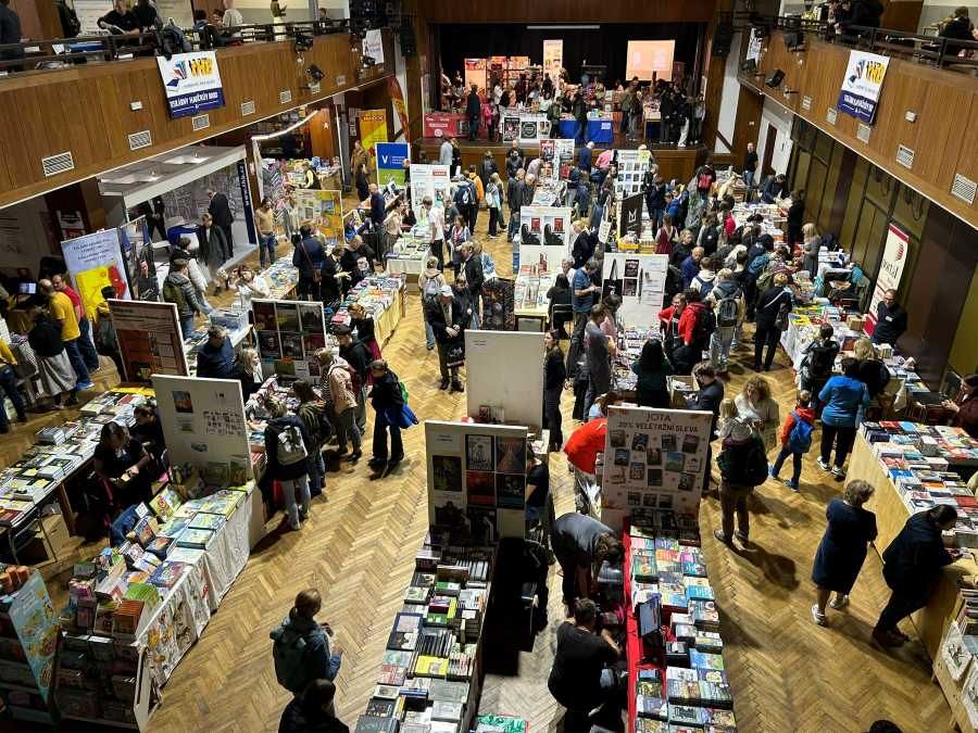 Podzimní knižní trh v Havlíčkově Brodě přiláká 160 autorů i tisíce knih