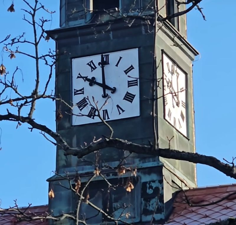 Hodiny na věžičce v Chotěboři opět fungují