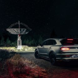 Bentley obléklo Bentaygu do tónů tajemného vesmíru