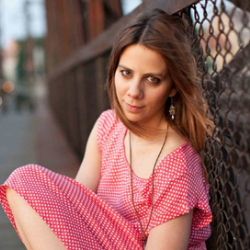 Aneta Langerová na zámku ve Valči