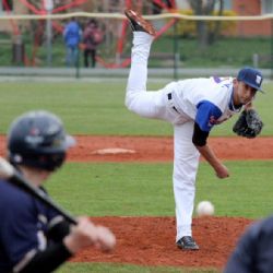 Baseballisty hnala zima k rychlému ukončení zápasu