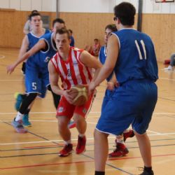 Basketbaloví junioři Velkého Meziříčí o prvenství v oblastním přeboru