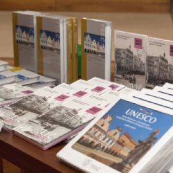 Česko-anglický Průvodce architekturou Telče