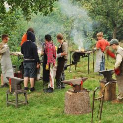 Chaloupky rozezněla kladiva