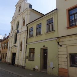 Další kulturní památky na Vysočině: dům v Jihlavě a boží muka u Nové Říše