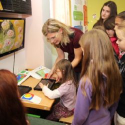 Děti darují dětem v Novém Městě na Moravě