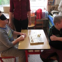 Děti si vyzkloušely pocity osob s vadou zraku