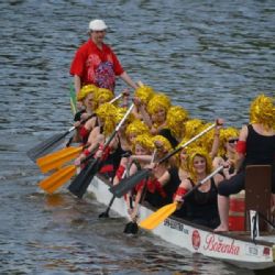 Dračí lodě na rybníku Řeka u Krucemburku