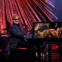 Elton John ve středu na Vysočině