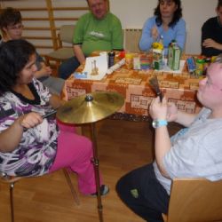 Hudební nástroje v Centru Zdislava