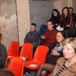 Jeden svět otevřel zapomenuté foyer