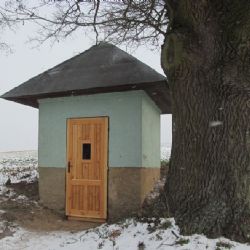 Kaplička Bácovic u Pelhřimova ožila