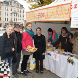 Koláče pro hospic chutnaly v Jihlavě i v sychravém počasí