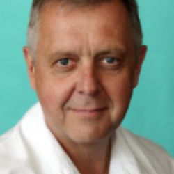 Lékaře v Jihlavě učí operovat chirurg se zahraničními zkušenostmi