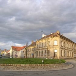 Lidé v Telči nesouhlasí s demolicí secesního domu