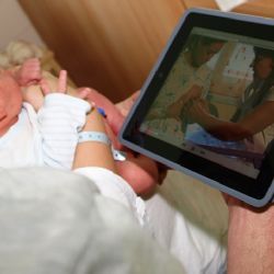 Maminky naučí v jihlavské nemocnici kojit ve větším komfortu