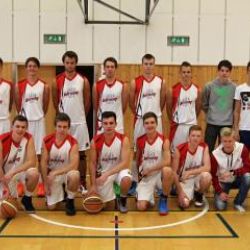 Mladíci Velkého Meziříčí na severu Moravy naprázdno