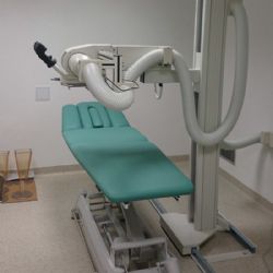 Nový radioterapeutický přístroj v Nemocnici Pelhřimov pomáhá od bolesti