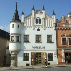 O závislosti v brodském muzeu