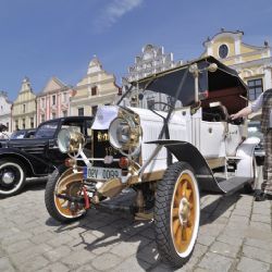 Osmý ročník Veteránské revue v Telči