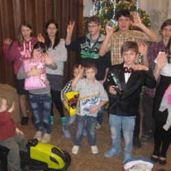 Pod stromečkem se v Nové Vsi sešlo jedenáct dětí