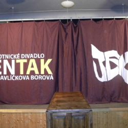 Podzimní chmury léčila v Rozsochatci divadelní hra