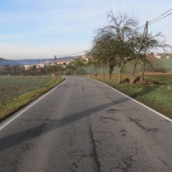 Policisté hledají svědky havárie u Ledče