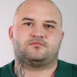 Policisté na Pelhřimovsku pátrají po jednatřicetiletém pachateli