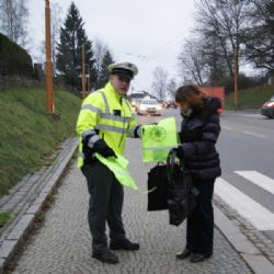 Policisté upozorňovali v Jihlavě chodce