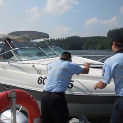 Policisté z Hrotovic kontrolovali rekreantů na Dalešické přehradě