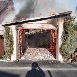 Pondělní v Nížkově likvidovalo pět jednotek hasičů