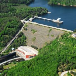 Před čtyřiceti lety začali napouštět Dalešickou přehradu