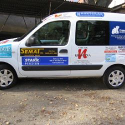 Předání sociálního automobilu Centru osobní asistence v Brodě