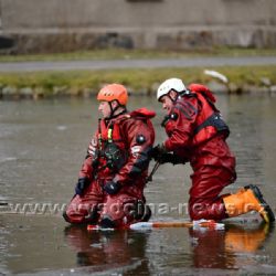 Probořený led a záchrana tonoucího v Brodě