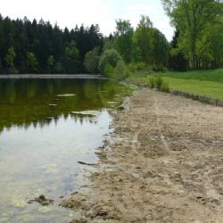 Cizinec se utopil v přírodním koupališti u Hrotovic 