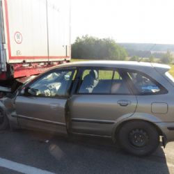 Řidič u Stonařova narazil do stojící kolony