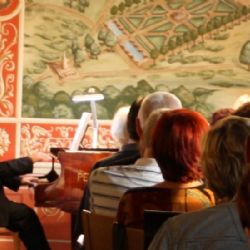 Ruské písně zazněly ve velkém historickém sále zámku ve Valči u Hrotovic