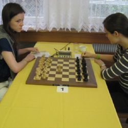 Šachové duely v Brodě pokračují