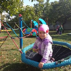 Školka v Suchohrdlech u Miroslavi má nové hřiště