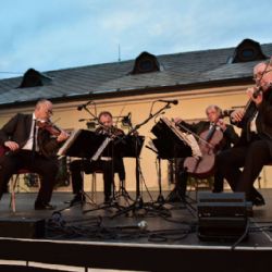 Slunohraní zakončil v Novém Městě na Moravě smyčcový koncert