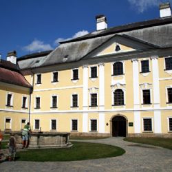 Soubor  Musica Florea koncertuje na zámku ve Žďáru nad Sázavou