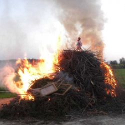 Soutěž O nejkrásnější čarodějnici v Rozsochatci