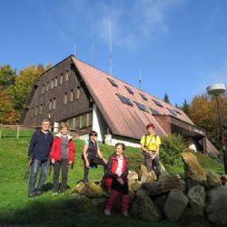 Turisté se o víkendu sešli v chatě na Čeřínku