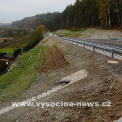 Upravený úsek silnice u Okrouhlice zvýší bezpečnost na trase na Světlou a Ledeč